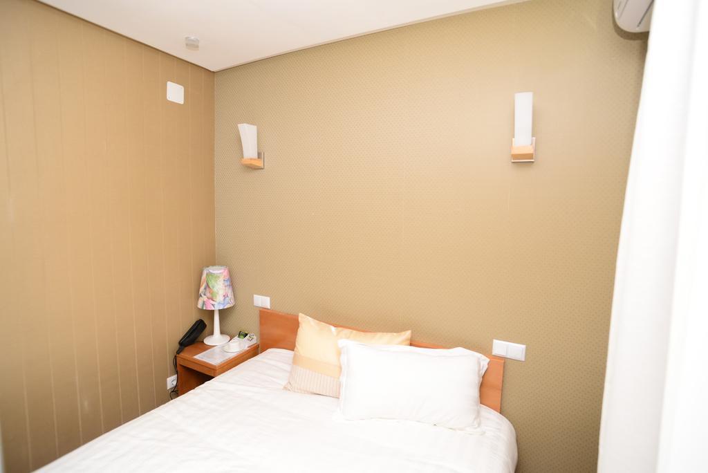 Grushevy Hospitality Boutique Otel Almatı Oda fotoğraf